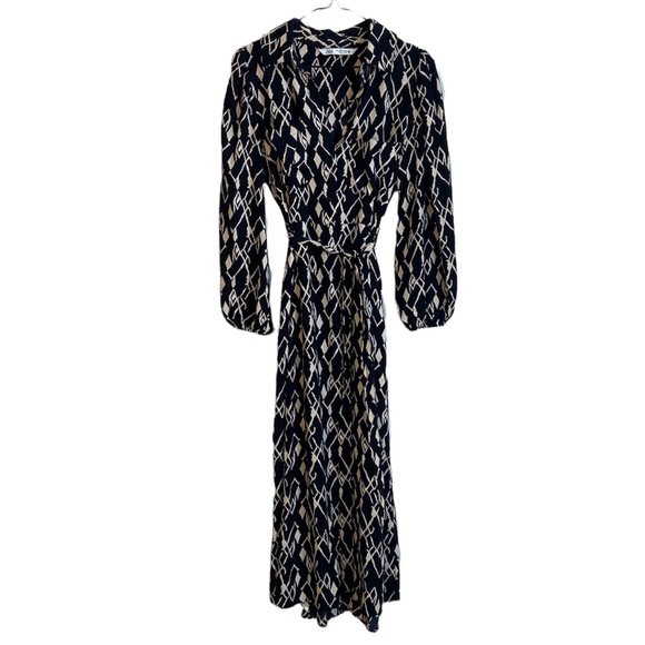 ZARA DRESS BLACK AND CREAM PATTERNED, LONG SLEEVE FLOWY WITH BELT, SIZE SMALL - Picture 1 of 9